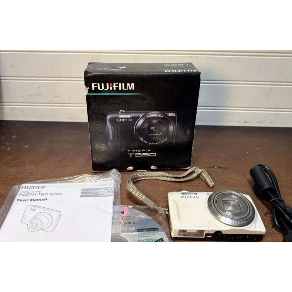 Fujifilm finepix T550 White Digital Camera 16MP - 8 GB SD Card  & 3 Batteries